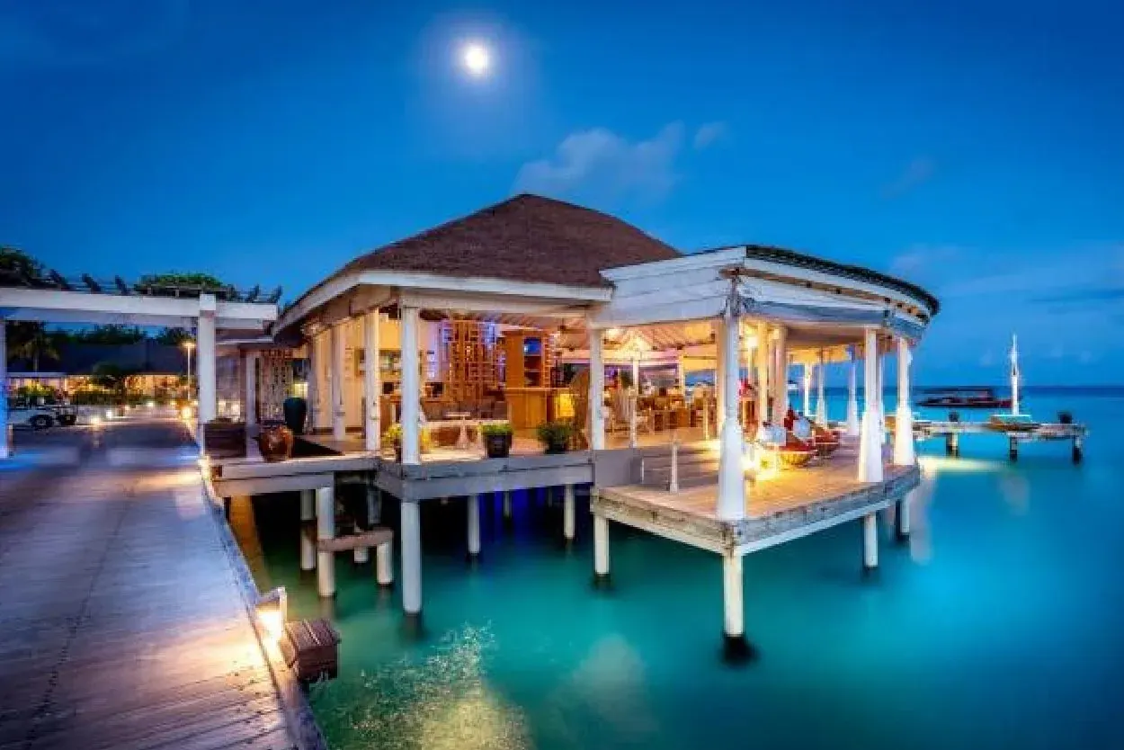 Centara Grand Island Resort: photograph published by The Travel Book with this package